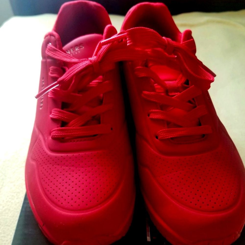 Red Women's Skechers Uno Stand On Air
